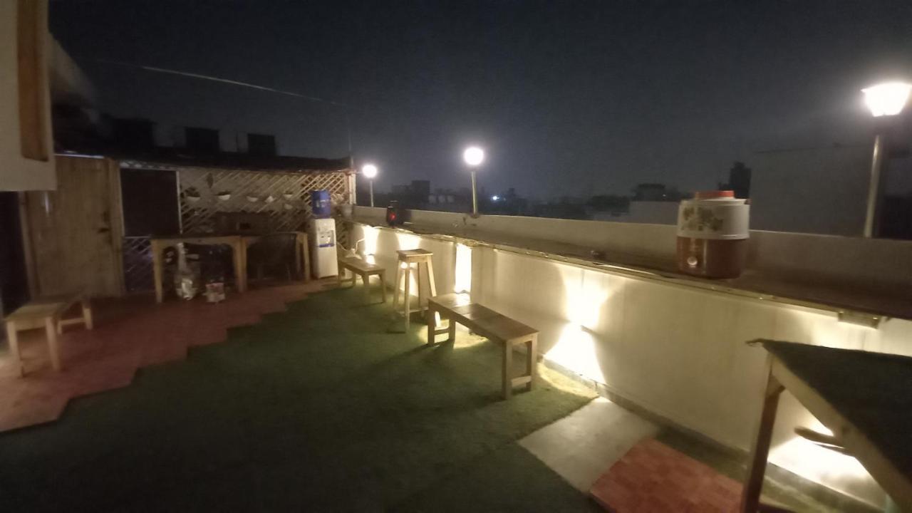 Hostel Sprinklers Nowe Delhi Zewnętrze zdjęcie