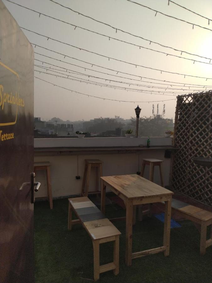 Hostel Sprinklers Nowe Delhi Zewnętrze zdjęcie